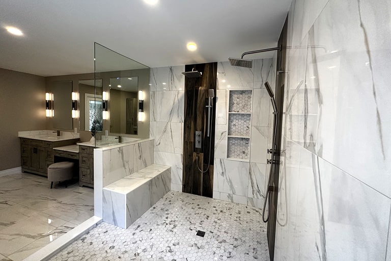 Kitchen island with pendant lighting — Whitby renovation