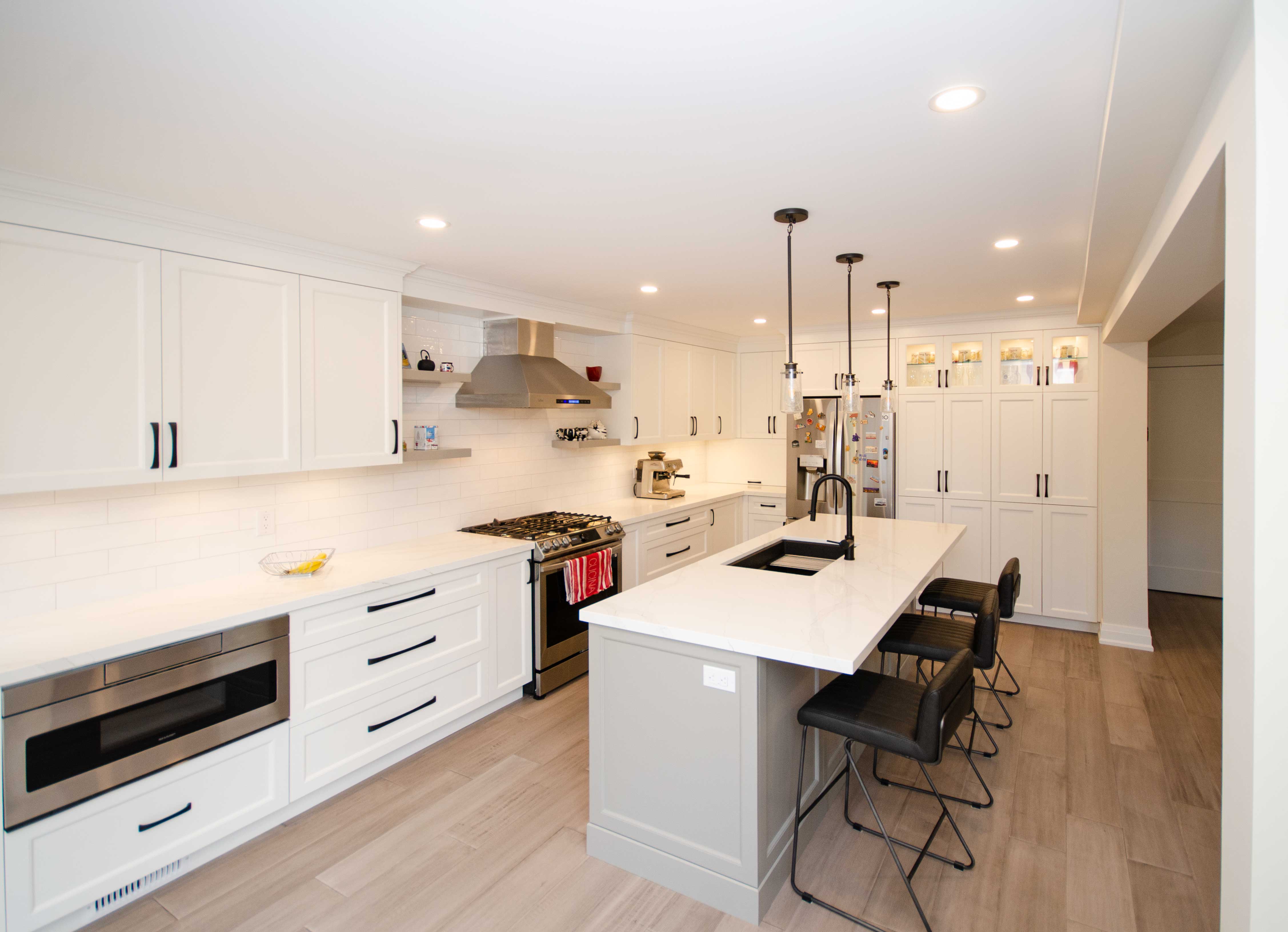 Transitional kitchen renovation in Ajax