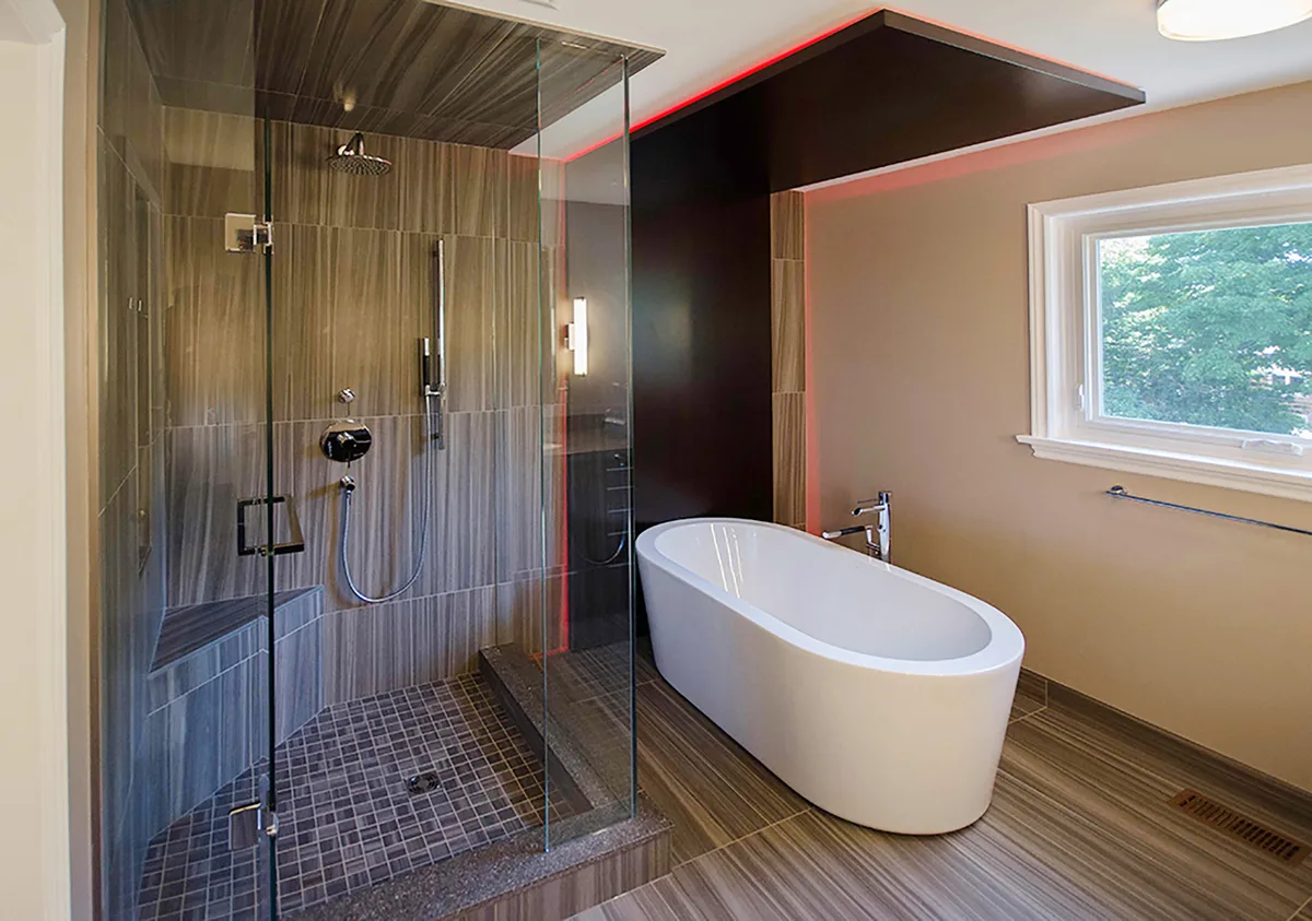 Chromotherapy in Main Bathroom