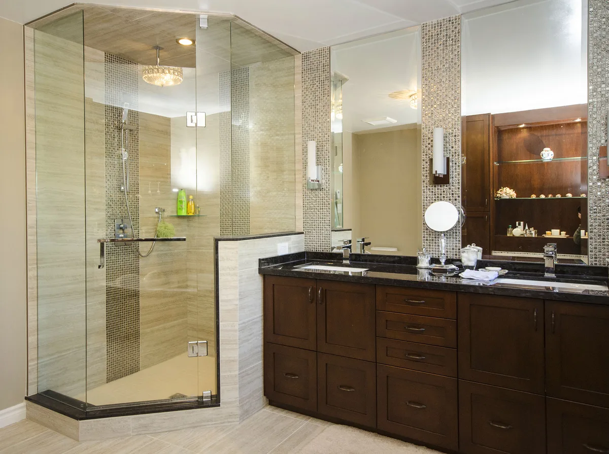 Visually Enlarged Ensuite