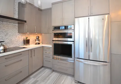 Stylish Grey Kitchen - Image 3