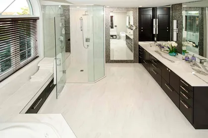 Dramatic Ensuite with Sparkle - Image 3