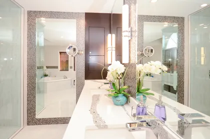Dramatic Ensuite with Sparkle - Image 2