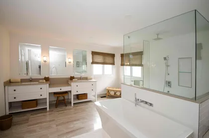 Coastal Cool Ensuite - Image 9