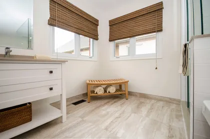 Coastal Cool Ensuite - Image 12