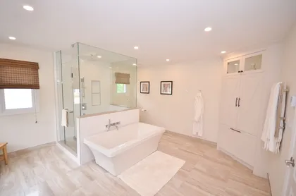 Coastal Cool Ensuite - Image 2