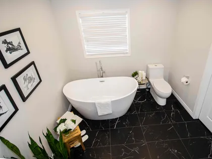 Fashionable in Black and White - Image 7