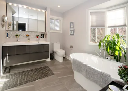 Sunny Grey Ensuite - Image 2