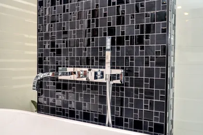 Bold Ensuite - Image 3