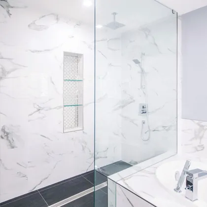 Marble and Black Bathroom - Image 1