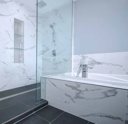 Marble and Black Bathroom - Image 5