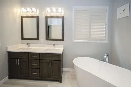 Corner Shower Beauty - Image 7