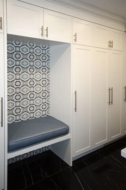 Black & White Laundry Room - Image 2