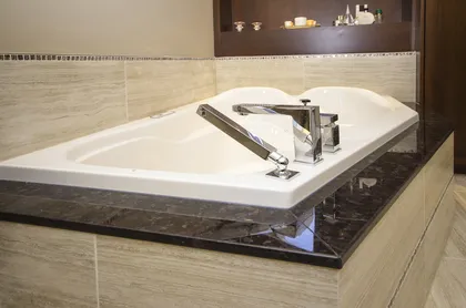 Visually Enlarged Ensuite - Image 7