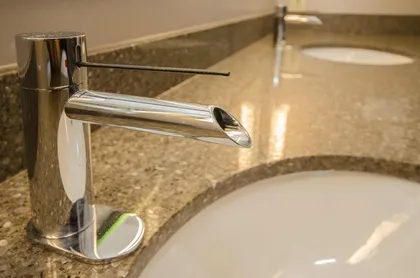 Chromotherapy in Main Bathroom - Image 23