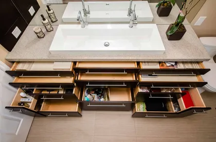 Ensuite with Trough Sink - Image 12