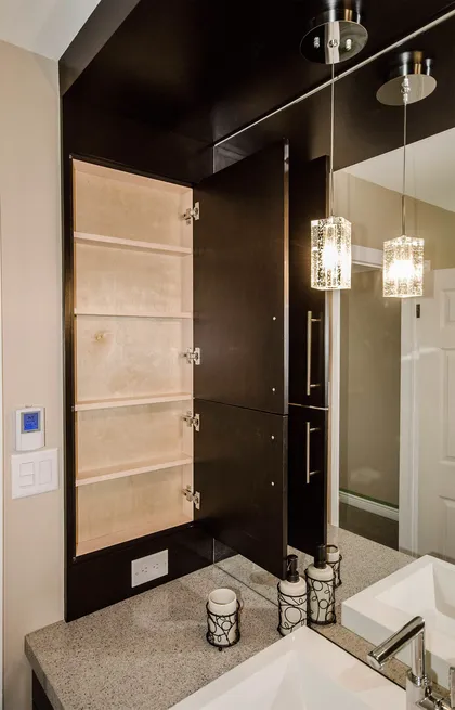 Ensuite with Trough Sink - Image 15