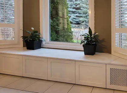 Compact Kitchen with Textured Backsplash - Image 7